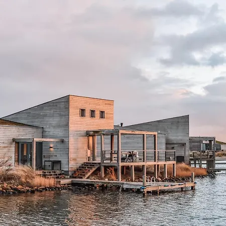 Beach Resort Punt West