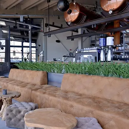 Oasis Punt-west & Apartment