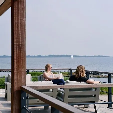 Oasis Punt-west & * Ouddorp